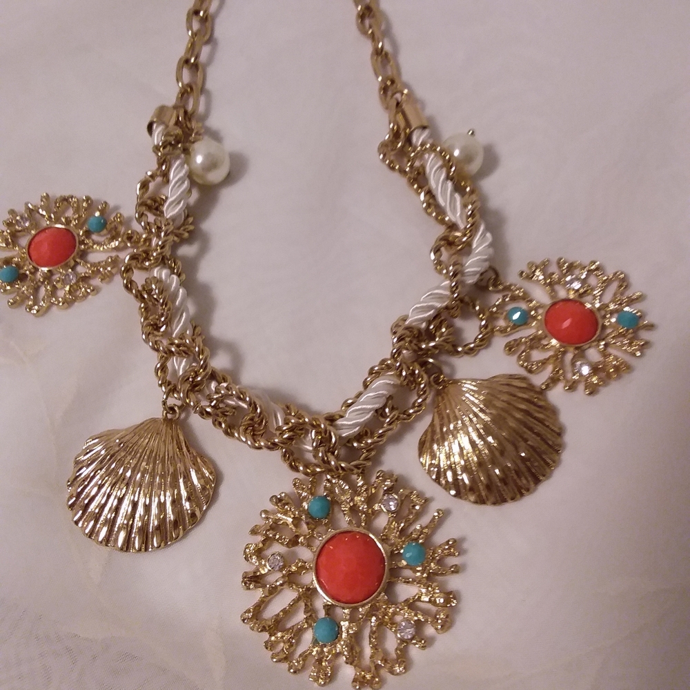 Summer Statement Shell Rope Necklace - Picture 2 of 4
